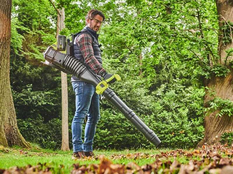 Ryobi RY36BPXB-0 - R&uuml;ckentragbarer Benzin-Laubbl&auml;ser - SOLO - ohne Akku und Ladeger&auml;t