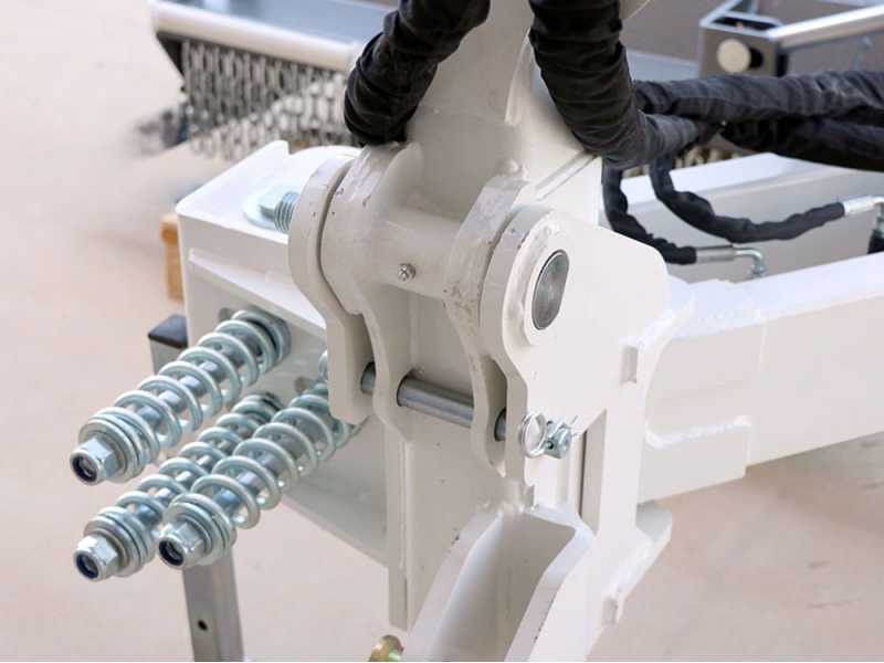 BlackStone RPEH 180 - Seitlicher B&ouml;schungsmulcher mit Arm f&uuml;r Traktoren - schwere Baureihe