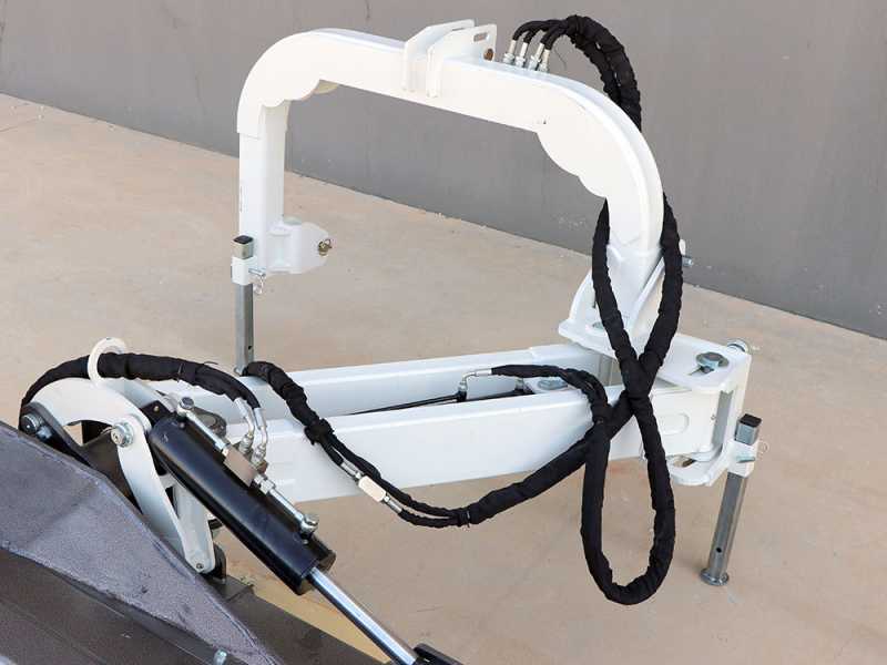 BlackStone RPEH 180 - Seitlicher B&ouml;schungsmulcher mit Arm f&uuml;r Traktoren - schwere Baureihe