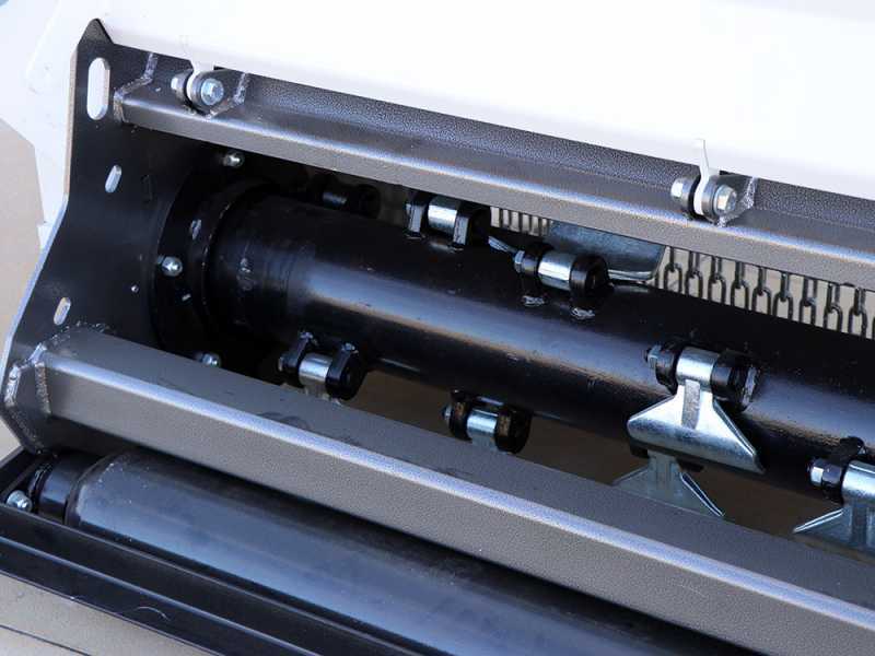 BlackStone RPEH 180 - Seitlicher B&ouml;schungsmulcher mit Arm f&uuml;r Traktoren - schwere Baureihe