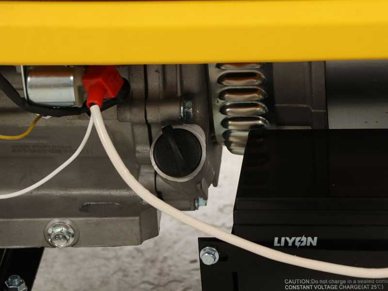 Stanley SG 4200B - Benzin Stromerzeuger - AVR - 4,3 kW - Dauerbetrieb 4,0 kW 400V