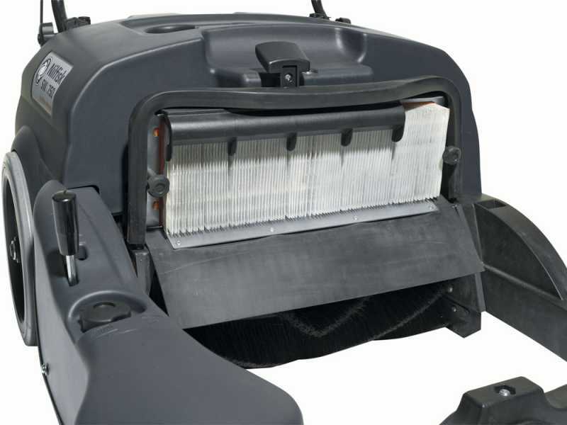 Nilfisk SW750 - Selbstfahrende Kehrmaschine mit Kehrgutbeh&auml;lter 12V - 46Ah