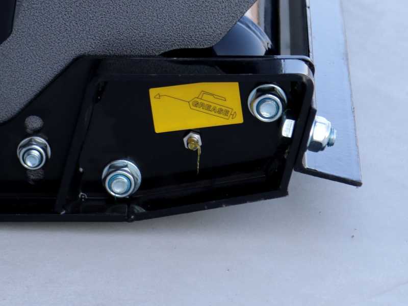 Blackstone BL 120 Hydro - Mulcher mit hydraulischer Verschiebung f&uuml;r Traktoren - leichte Baureihe