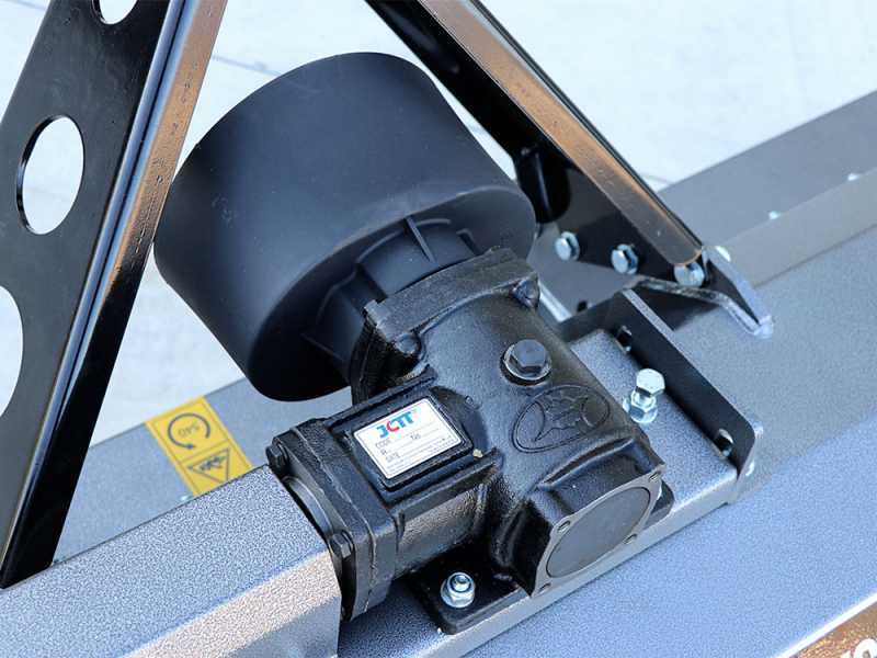 Mulcher mit fester Aufnahme f&uuml;r Traktor - Blackstone BL 140