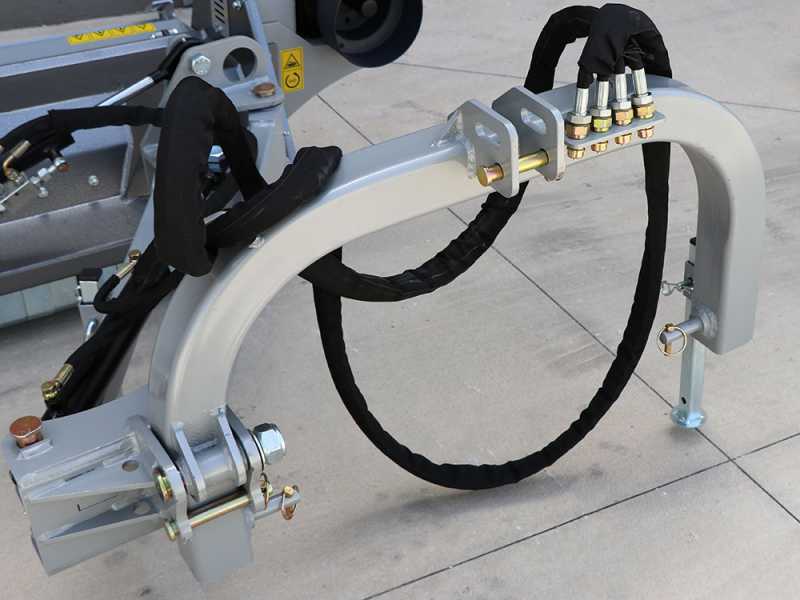 Seitlicher B&ouml;schungsmulcher mit Arm f&uuml;r Traktor der leichten Baureihe - BlackStone BVL 165 L