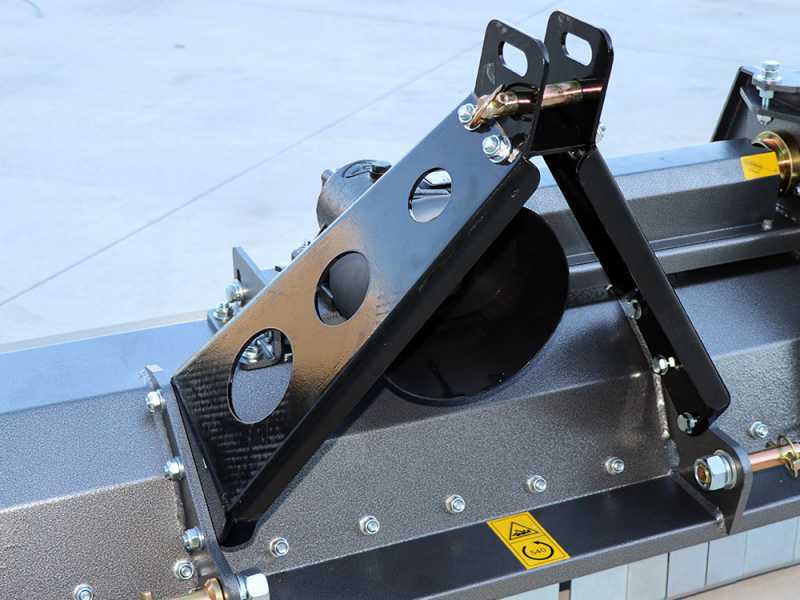 Mulcher mit fester Aufnahme f&uuml;r Traktoren leichte Baureihe  - Blackstone BL 160