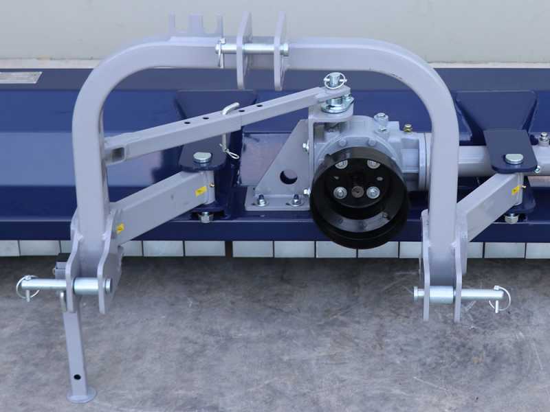 BullMach Maia 115 S – Schlegelmulcher für Traktor mit Schwenkscheibe – Mittlere Serie – Manuelle Seitenverstellung