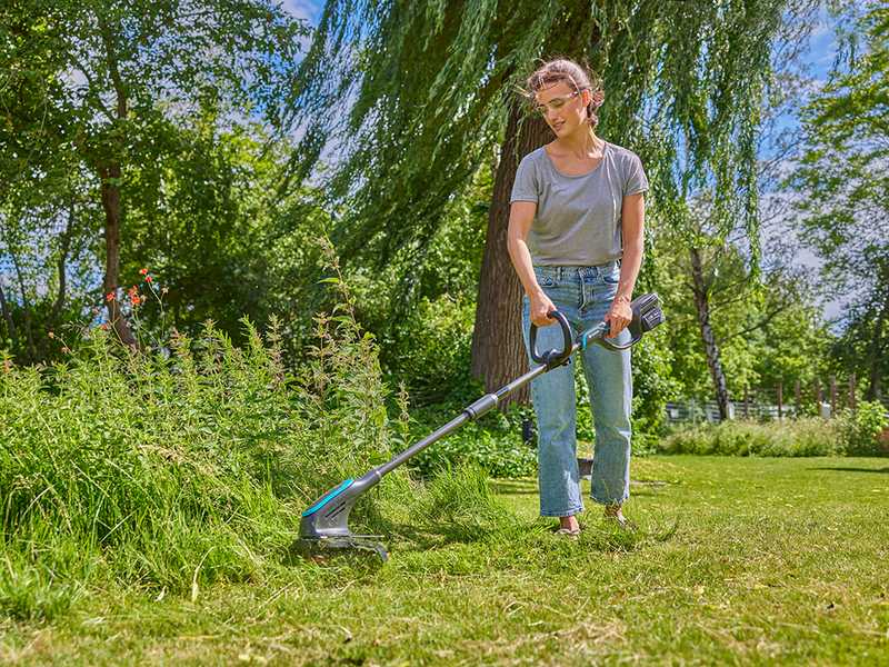 Gardena PowerTrim 30/18V P4A - Akku-Rasentrimmer - 18V 4Ah