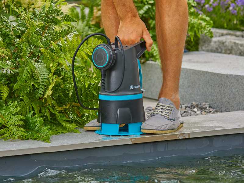 Gardena 20000 BASIC - 2-in-1-Klar-/Schmutzwasser-Tauchpumpe - mit Schwimmschalter