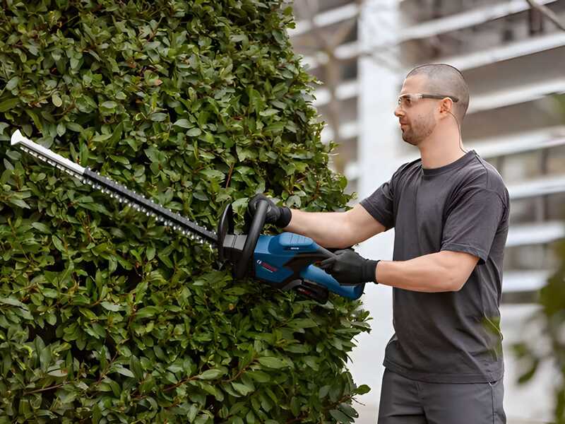 Bosch Professional GHE 18V-50 - Akku-Heckenschere - SOLO OHNE AKKU UND LADEGER&Auml;T