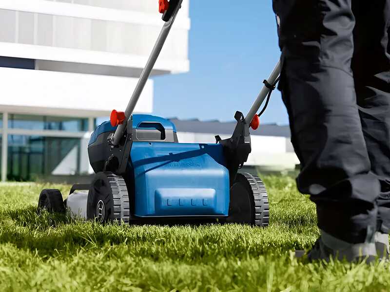 Bosch Professional GRA 18V2-46 &ndash; Akku-Rasenm&auml;her &ndash; 2&times;18V 8 Ah &ndash; Schnittbreite 46 cm