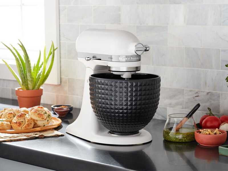 KitchenAid Black Studded - Keramiksch&uuml;ssel 4,7 L