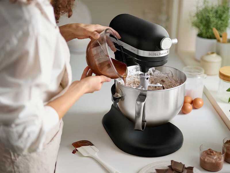 KitchenAid Artisan 5KSM60SPX-EBM Schwarz matt &ndash; K&uuml;chenmaschine mit Sch&uuml;sselheber