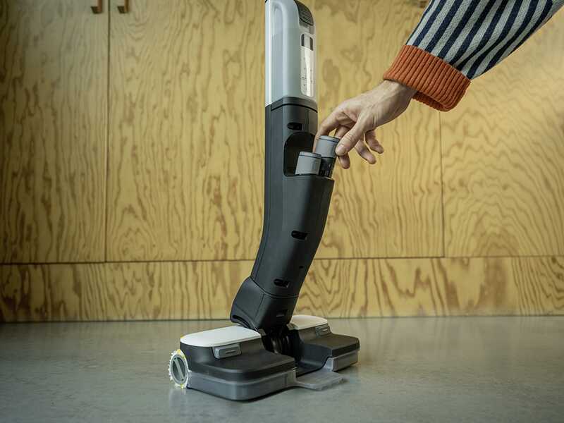 K&auml;rcher FC 4-4 &ndash; Akku-Hartbodenreiniger&ndash; 3-in-1: Saugen, Wischen &amp; Trocknen