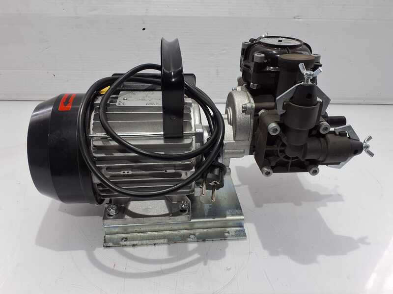 OUTLET - KLEINE OPTISCHE M&Auml;NGEL - Membranpumpe mit Elektroantrieb Comet MC 20/20 &ndash; 230V-Motor
