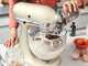 KitchenAid Artisan 5KSM125 Creme &ndash; K&uuml;chenmaschine mit kippbarem Kopf
