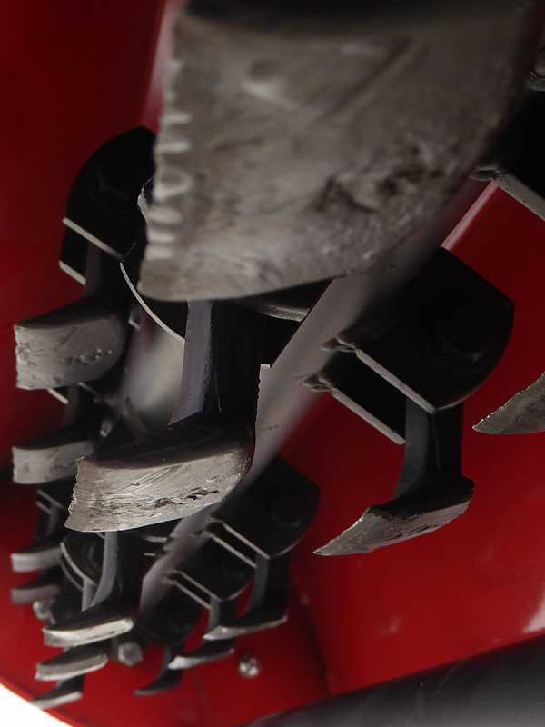 Seitlicher B&ouml;schungsmulcher mit Arm f&uuml;r Traktor, leichte Baureihe, AgriEuro FU SPECIAL 112 - f&uuml;r linksdrehende Zapfwelle (gegen Uhrzeigersinn)